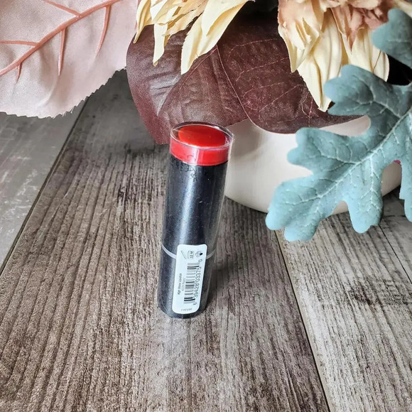NWT MUA MakeUp Academy High Shine Lipstick 229 Poppy 3.1g - Picture 3 of 10